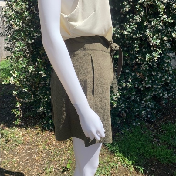 💋NWT Rag & Bone Relaxed Fit High Rise Seersucker Paper Bag Waist Shorts - Picture 10 of 15